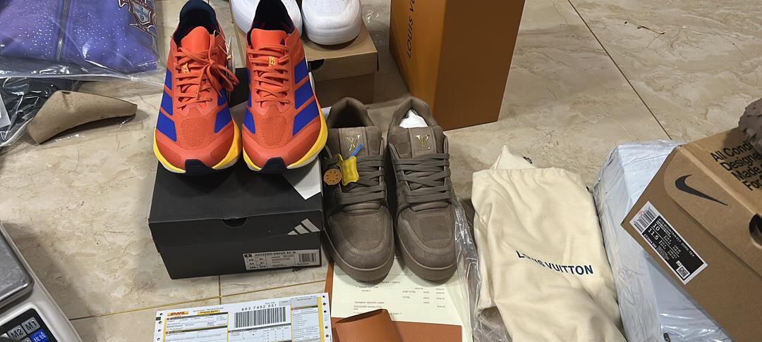Louis Vuitton Trainer Low brown leather with LV dust bag and authenticity card real shipment