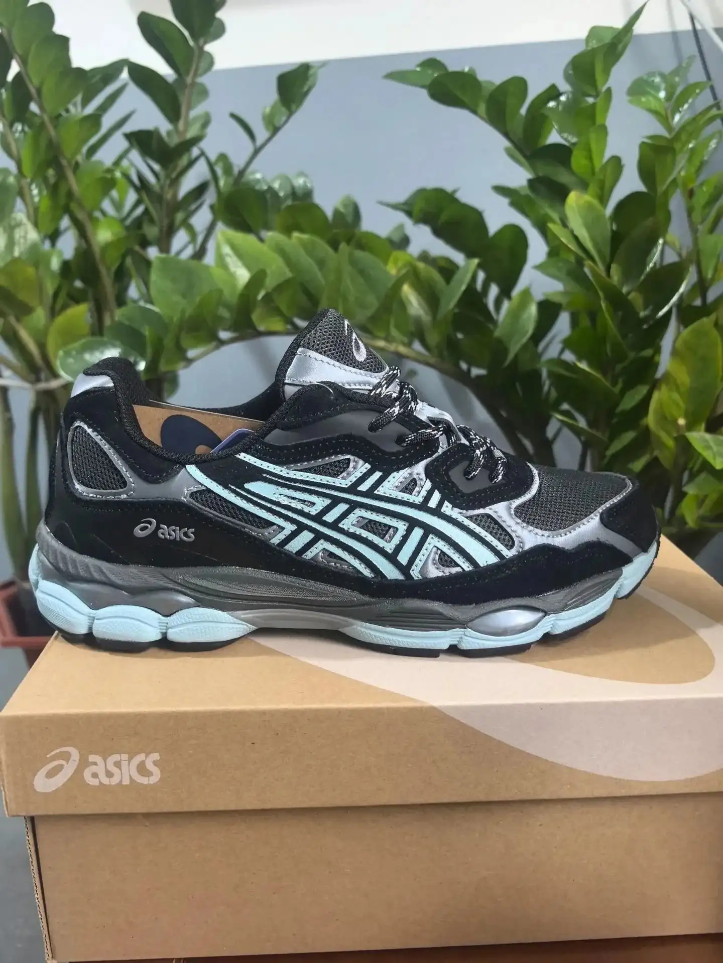 ASICS GEL-NYC 6